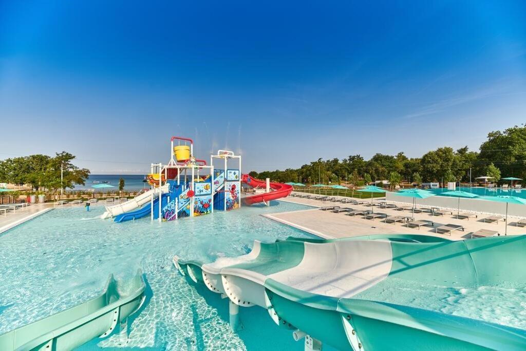 Adriamar Mobile Homes In Park Umag