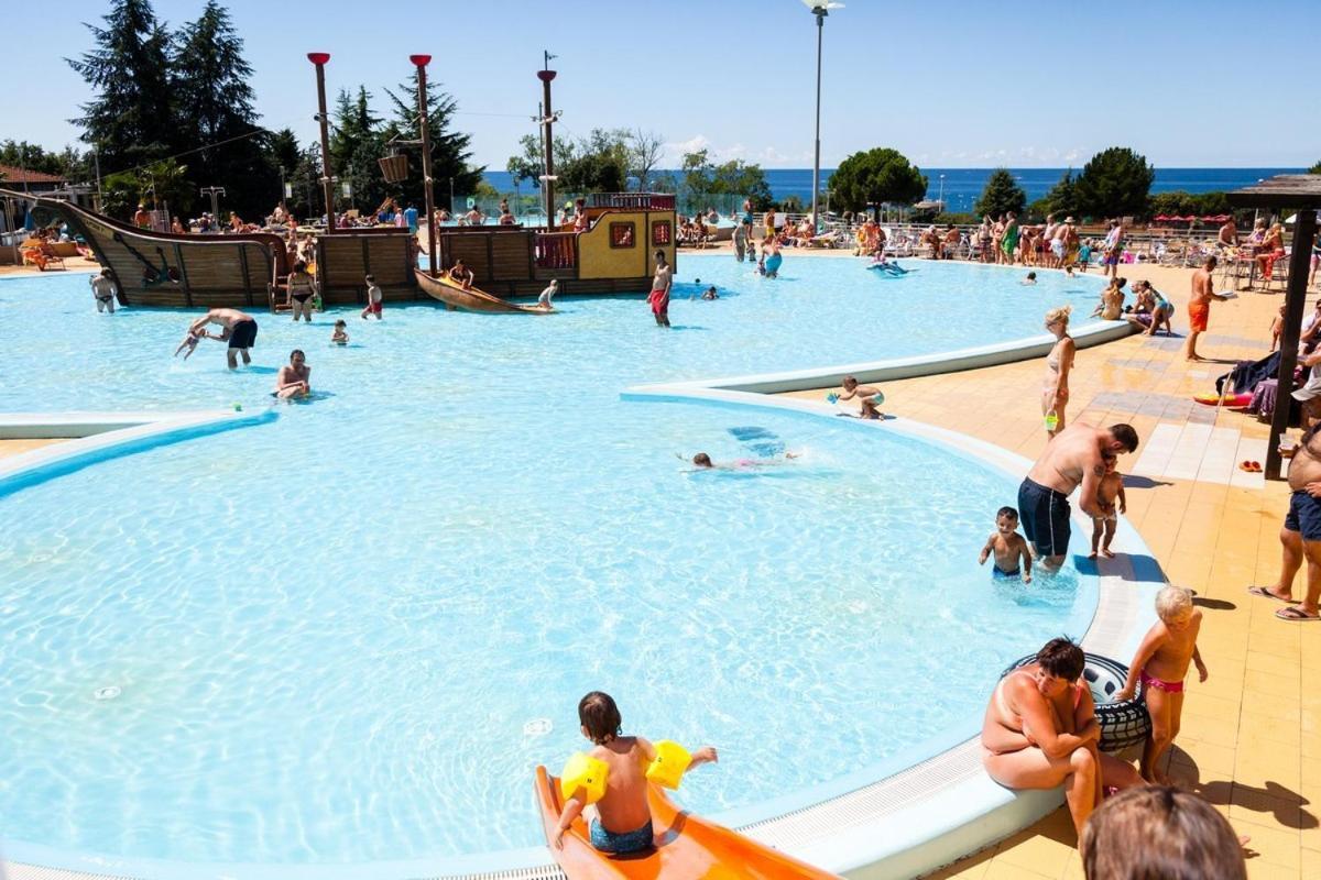 Kemp Adriamar Mobile Homes In Park Umag