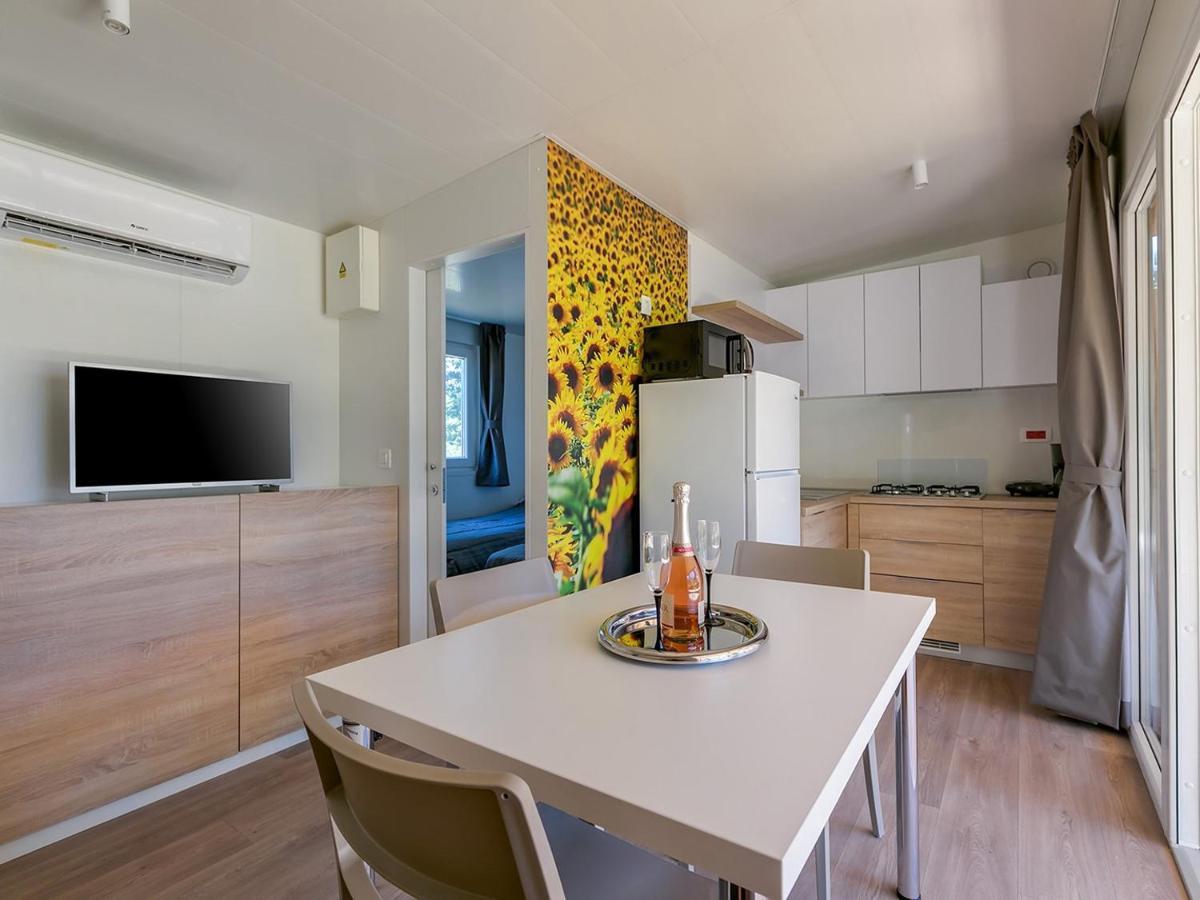 Adriamar Mobile Homes In Park Kemp *