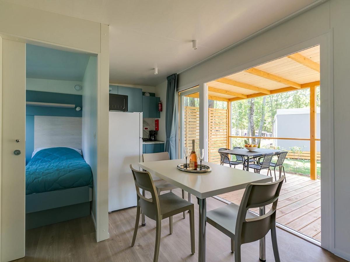 Adriamar Mobile Homes In Park Kemp