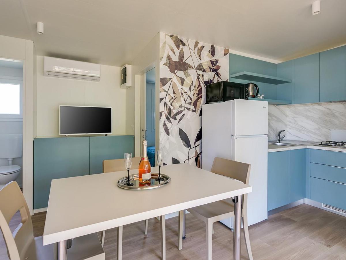 Adriamar Mobile Homes In Park Kemp *